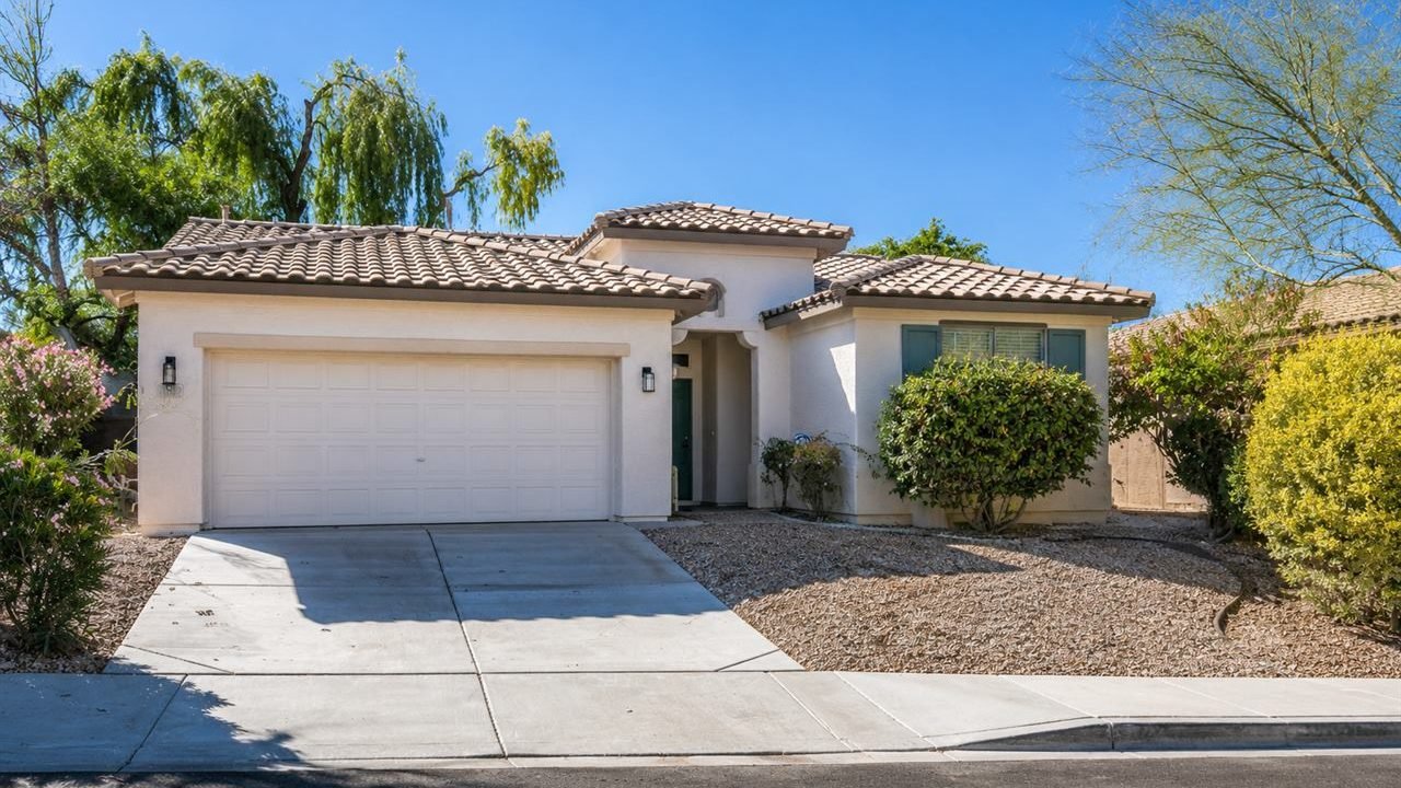 Single-story Fernwood rental home in Las Vegas, Nevada